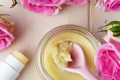 От морщин, высыпаний и отеков: применение масла ши для лица