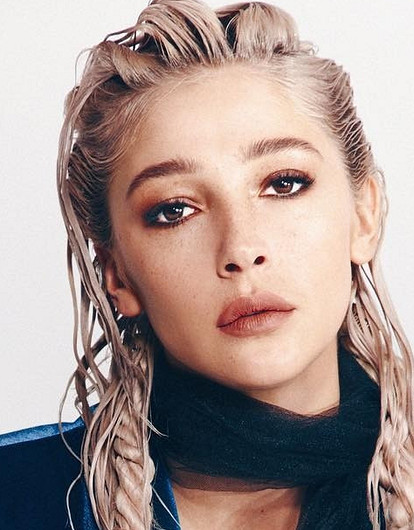 Настя Ивлеева «засветила» кольцо на безымянном пальце 