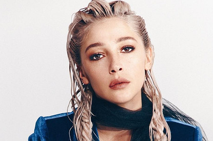 Настя Ивлеева «засветила» кольцо на безымянном пальце 