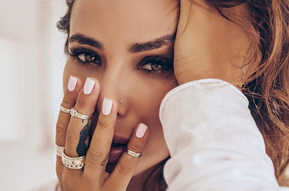 Айза Анохина резко отреагировала на статью в Tatler об элите и «блогерах-эскортницах» 