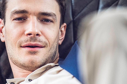 Муж Елизаветы Боярской похвастался кубиками на прессе