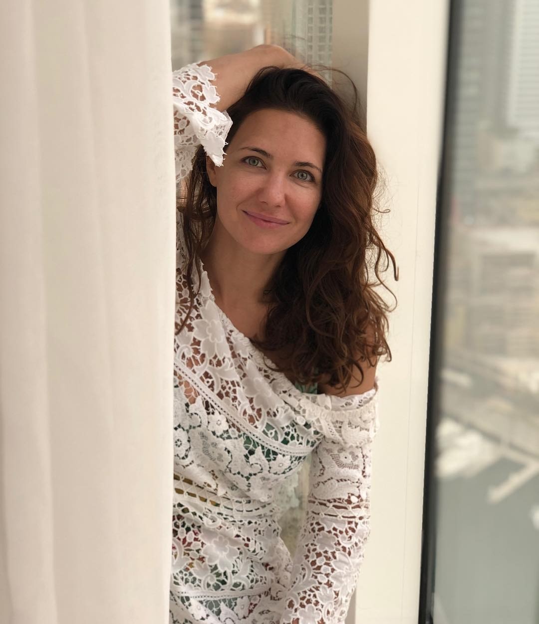 41-летняя Екатерина Климова похвасталась стройной фигурой в купальнике