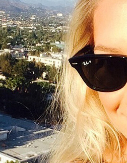 Похудевшая Анна Курникова устроила танцы на крыше небоскреба