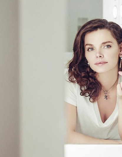 Елизавета Боярская удивила поклонников новым образом в стиле «Интердевочки»