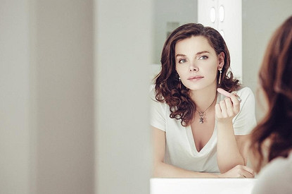 Елизавета Боярская удивила поклонников новым образом в стиле «Интердевочки»