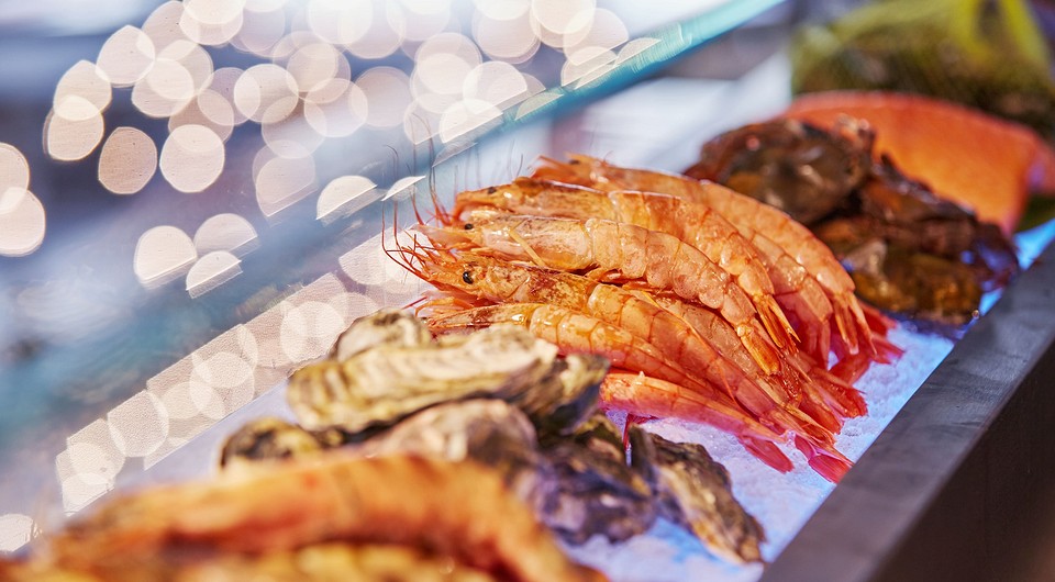 Шеф рекомендует: как определить свежесть морепродуктов