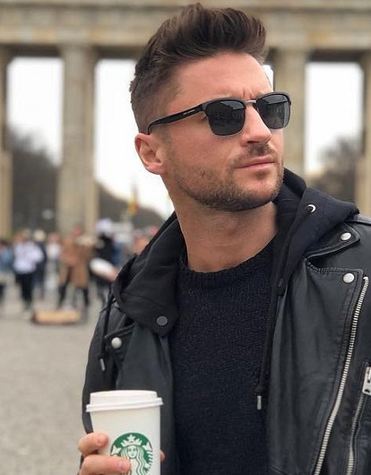 Полностью обнаженный Сергей Лазарев опубликовал фото в постели