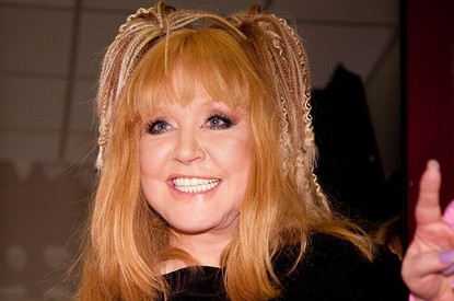 69-летняя Алла Пугачева продемонстрировала стройную фигуру в полосатом платье