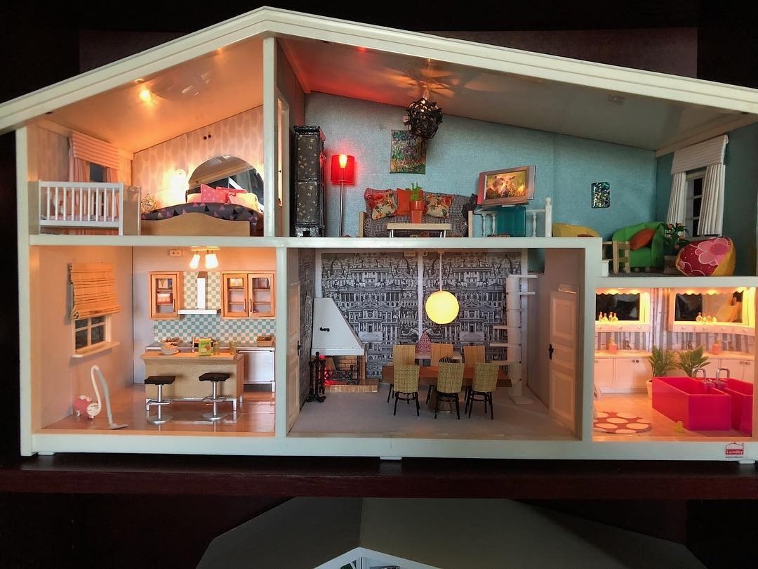 Чем заняться в выходные: кукольный дом для Барби своими руками