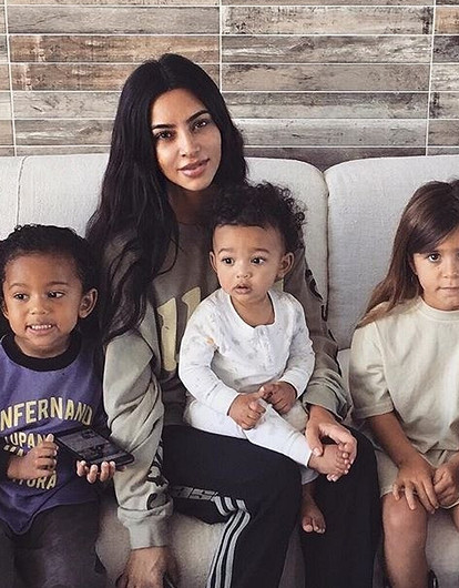 Ким Кардашьян анонсировала старт 16-го сезона семейного шоу