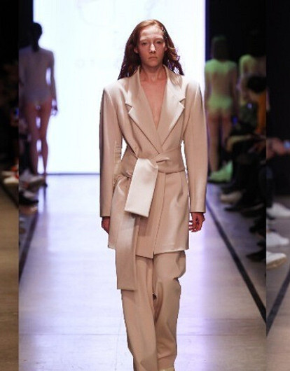 Искусство и экологичная одежда: второй день Mercedes-Benz Fashion Week