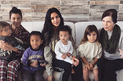 Ким Кардашьян анонсировала старт 16-го сезона семейного шоу