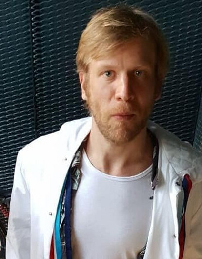 Иван Дорн стал старовером в своем новом клипе «Мужа дома нету»