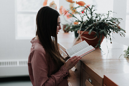 Какие знаки зодиака больше других верят в гороскопы