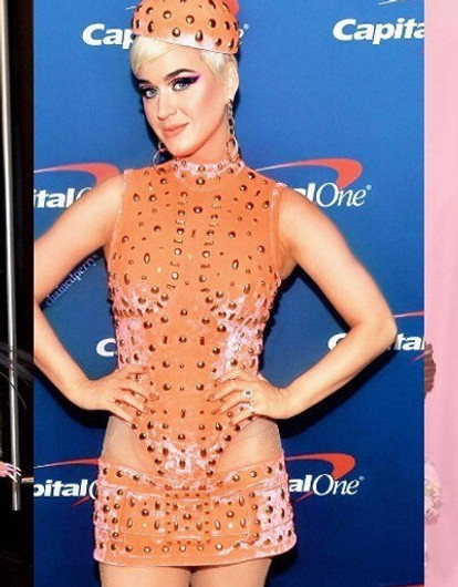 «Садись два!» Модные провалы звезд на прошедшей неделе