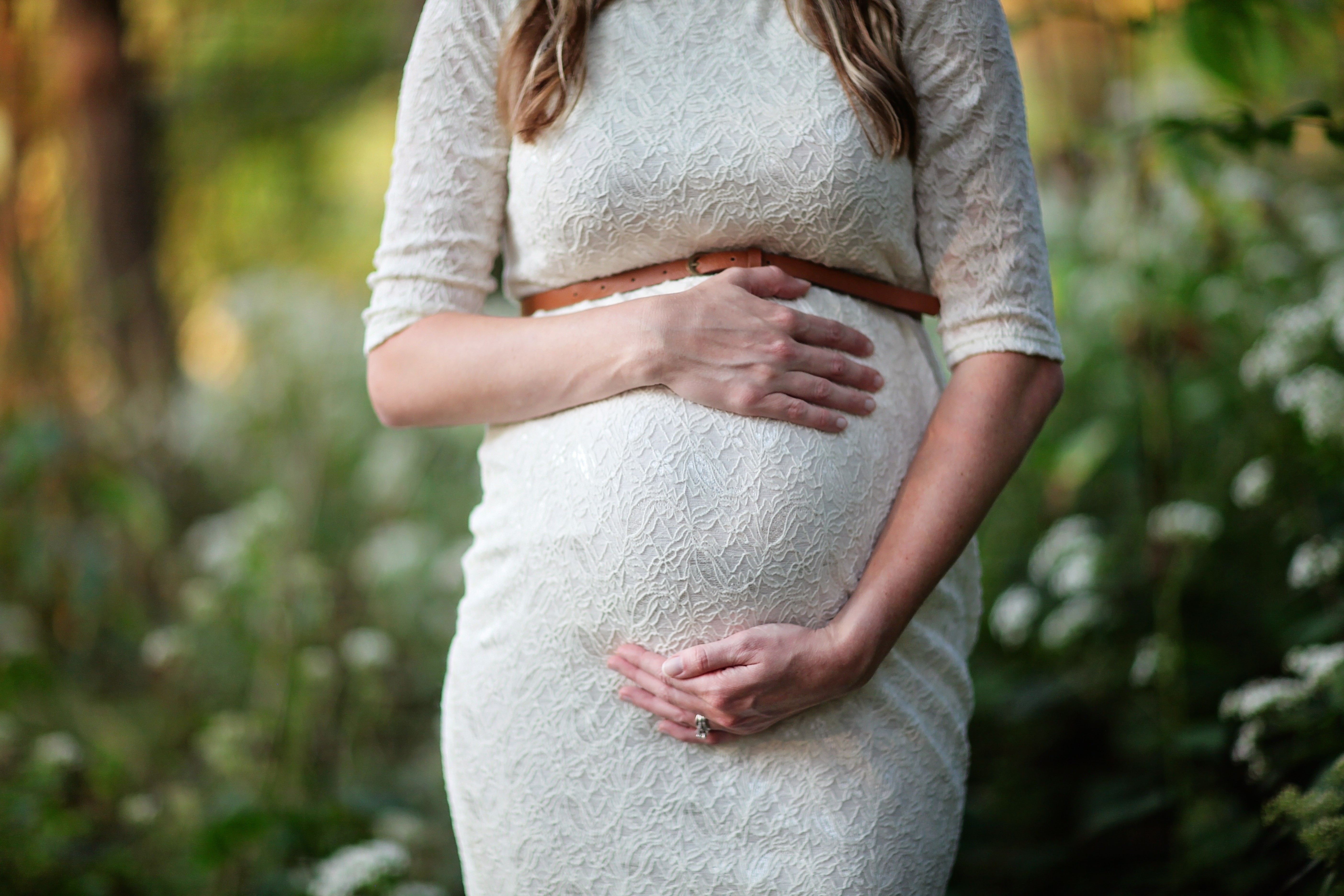 Самые нелепые приметы о беременности, в которые стыдно верить в XXI веке