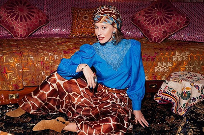 Ксения Собчак станцевала под музыку из «Рабыни Изауры» в Африке (комбо)