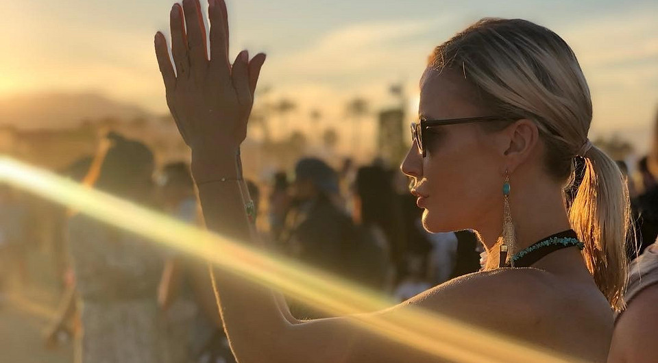 Елена Летучая оторвалась в откровенном наряде на фестивале Coachella