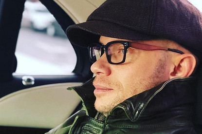 Иван Ургант подшутил над лишенным водительских прав Дмитрием Хрусталевым