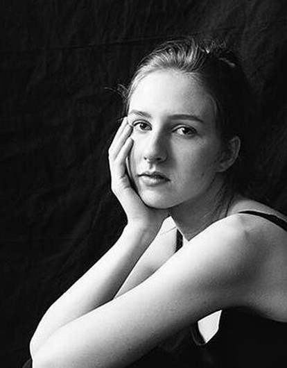 Дочь Максима Виторгана дебютировала в полном метре (и сразу в бикини)