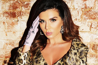 Анна Седокова порадовала фолловеров откровенным фото в халате