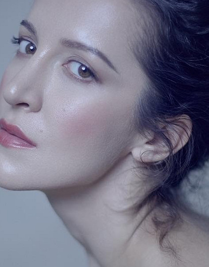 Матильда Шнурова рассказала, как научилась садиться на шпагат