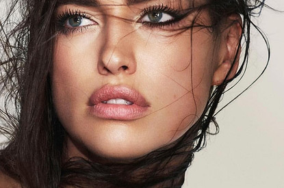 Ирина Шейк показала поклонникам свою родную сестру-красавицу