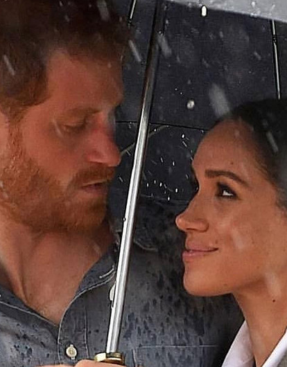 Меган Маркл срочно доставили во дворец и взяли под охрану