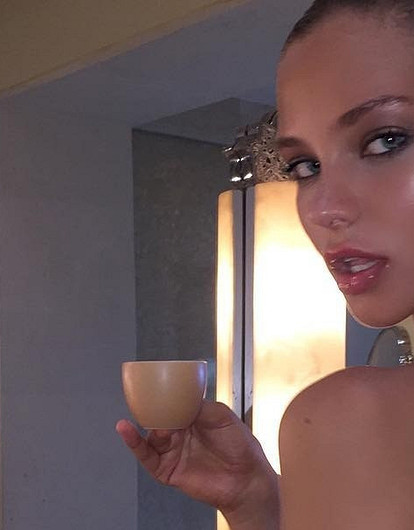 Алеся Кафельникова снялась в новой провокационной фотосессии