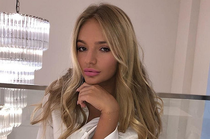 Лиза Пескова троллит подписчиков «олигархическим образом жизни аристократов»