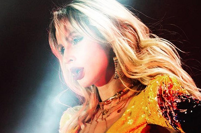 Светлана Лобода восхитила поклонников откровенными снимками