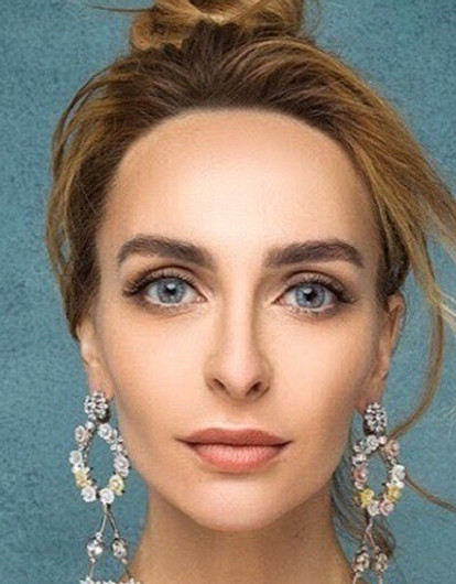 Екатерина Варнава в мини-шортах зажгла в новом клипе Uma2rman