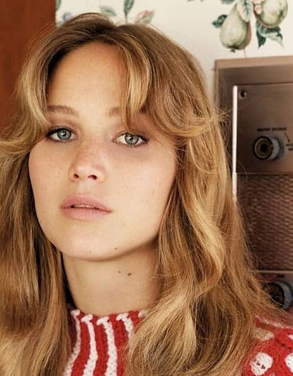 Дженнифер Лоуренс устроила вечеринку в честь своей помолвки