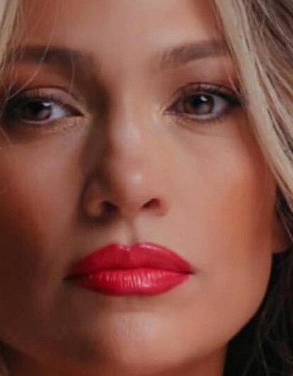 Дженнифер Лопеc рассказала, как добиться четкого овала без контуринга и пластики