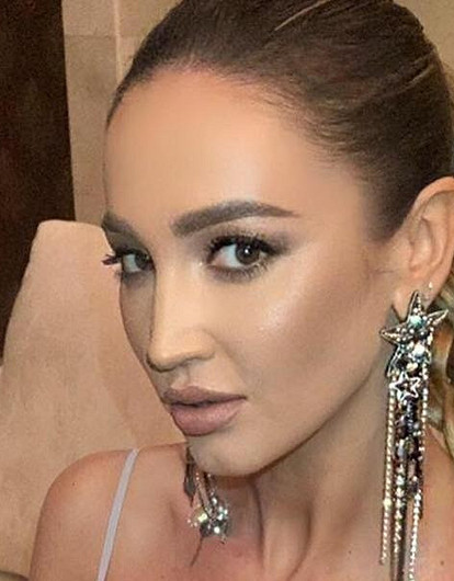 Ольга Бузова показала свои колени в синяках (идет к новой цели)