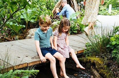 Кейт Миддлтон и принц Уильям опубликовали фото подросших детей