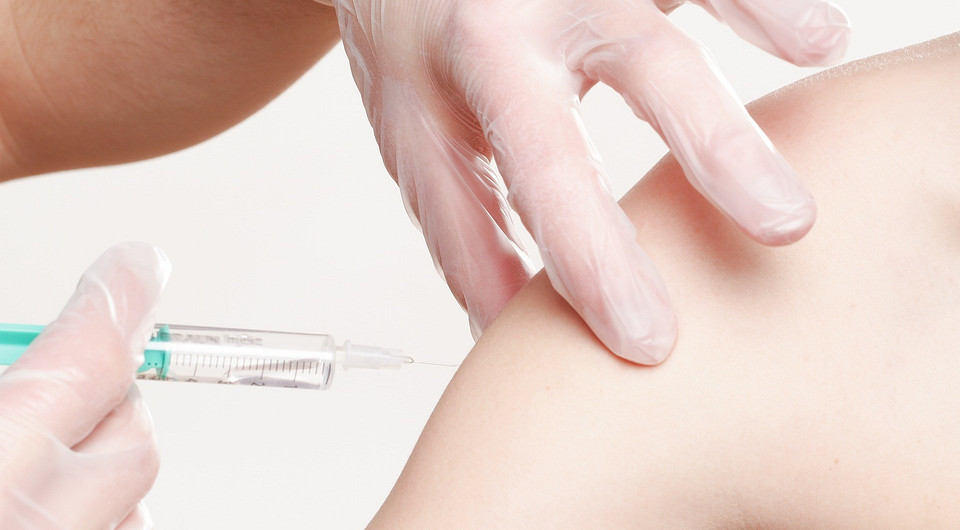 Прививка от кори: когда ее делают детям и нужна ли она взрослым