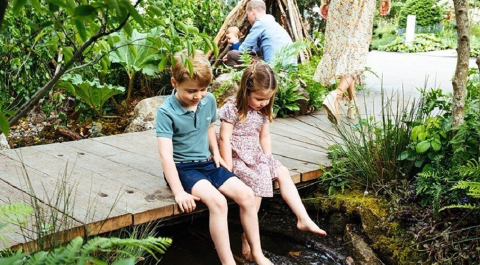 Кейт Миддлтон и принц Уильям опубликовали фото подросших детей