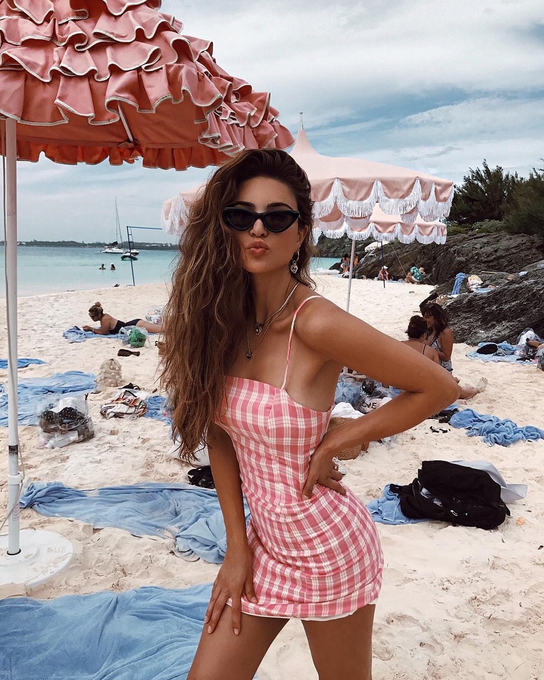 С чем носить сарафан: 8 крутых вариантов, которые преобразят твое лето С чем носить сарафан: 8 крутых вариантов, которые преобразят твое лето