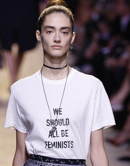 4 модных тренда, которые диктуют нам не дизайнеры, а политики (ты это тоже носишь)