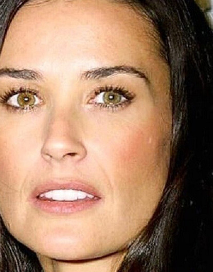 Деми Мур призналась, что больше не может бороться со старостью