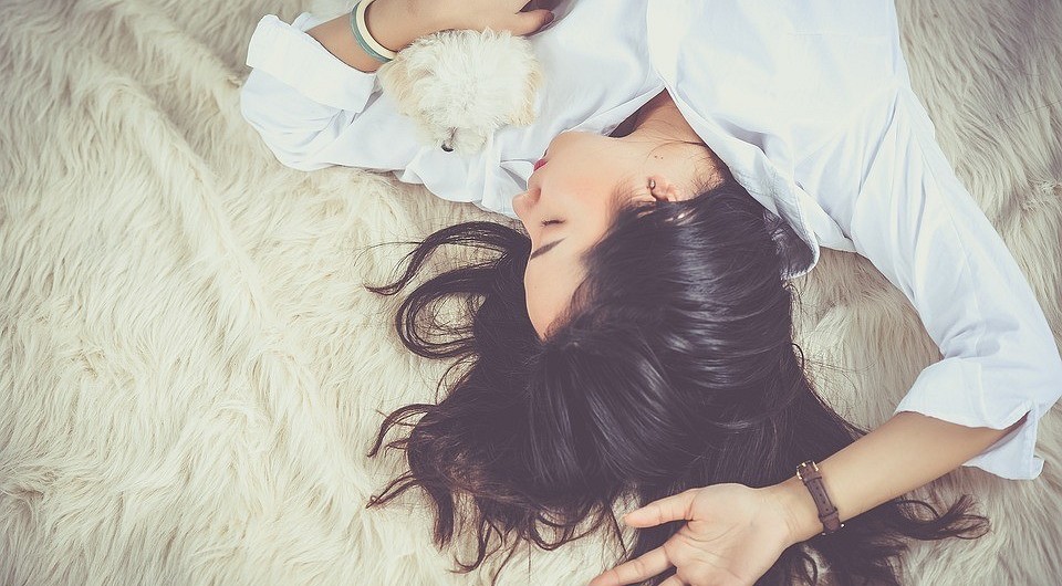 Как быстро уснуть: нашли 9 способов засыпать всего за минуту