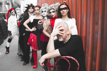 Под занавес: иммерсивные спектакли, на которые срочно нужно идти (пока не закрыли сезон)