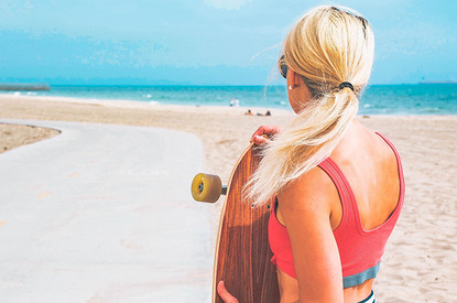 Тот не пьет шампанское: 5 знаков зодиака, которым всегда фартит