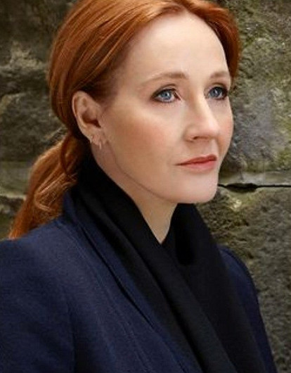 Джоан Роулинг написала серию книг о вселенной Гарри Поттера