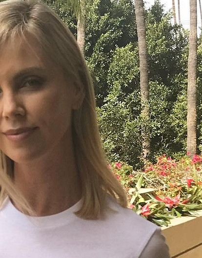 Шарлиз Терон дала комментарий по поводу вражды с Анджелиной Джоли (и обманула)