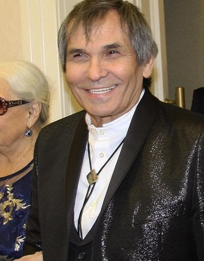 Придя в сознание, Бари Алибасов первым делом спросил про кота