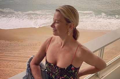 Юлия Высоцкая продемонстрировала фигуру в крошечном бикини