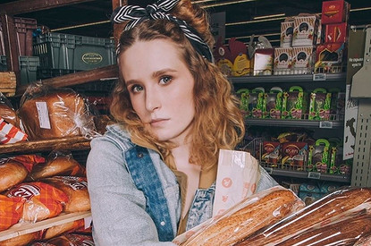 «Психологический затык»: Монеточка призналась, что не может писать песни, как раньше