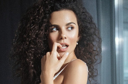 Настя Каменских опубликовала откровенный снимок из брачной постели